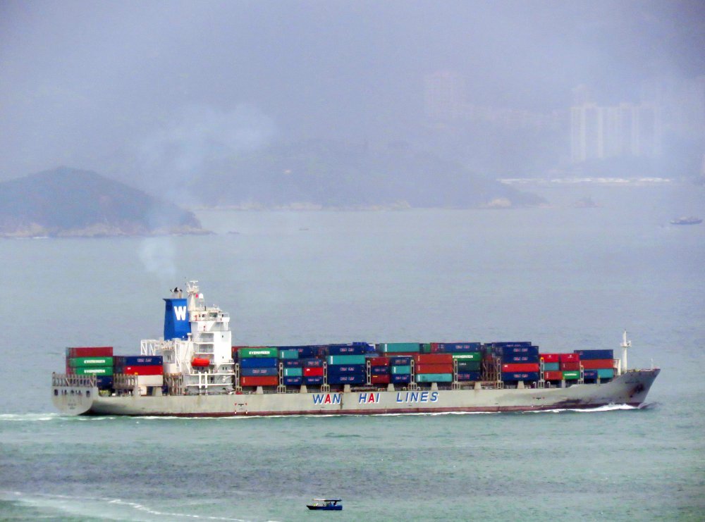 Wan Hai 306