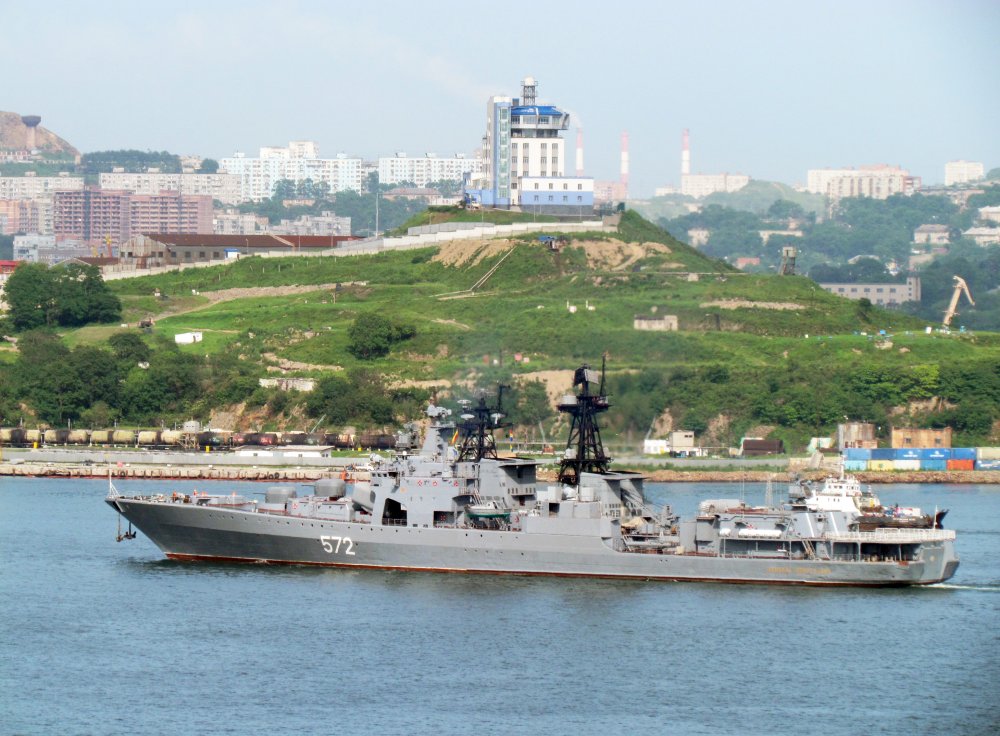 Admiral Vinogradov DDG-572