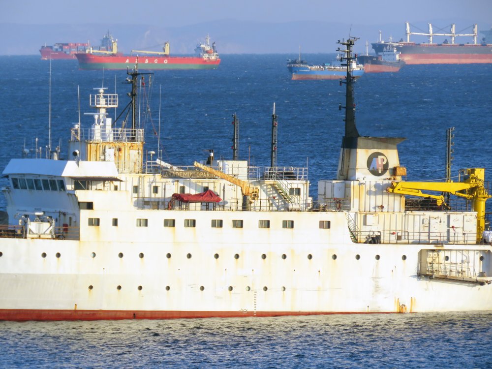 Akademik Oparin