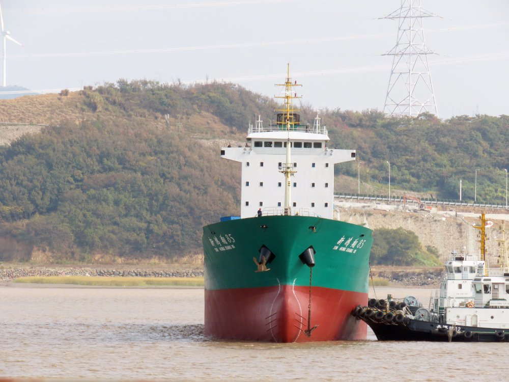 Xin Hong Xiang 85, Call sign BMYM, Gearless container ships, Photo #4 Xin Hong Xiang 85