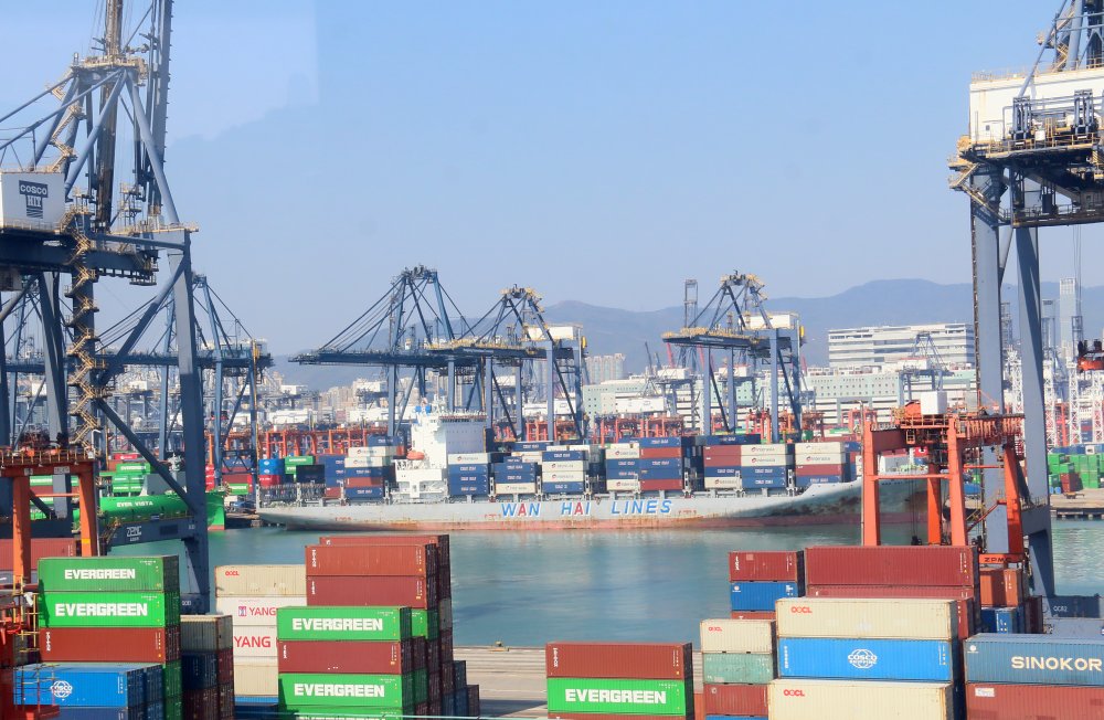 Wan Hai 328