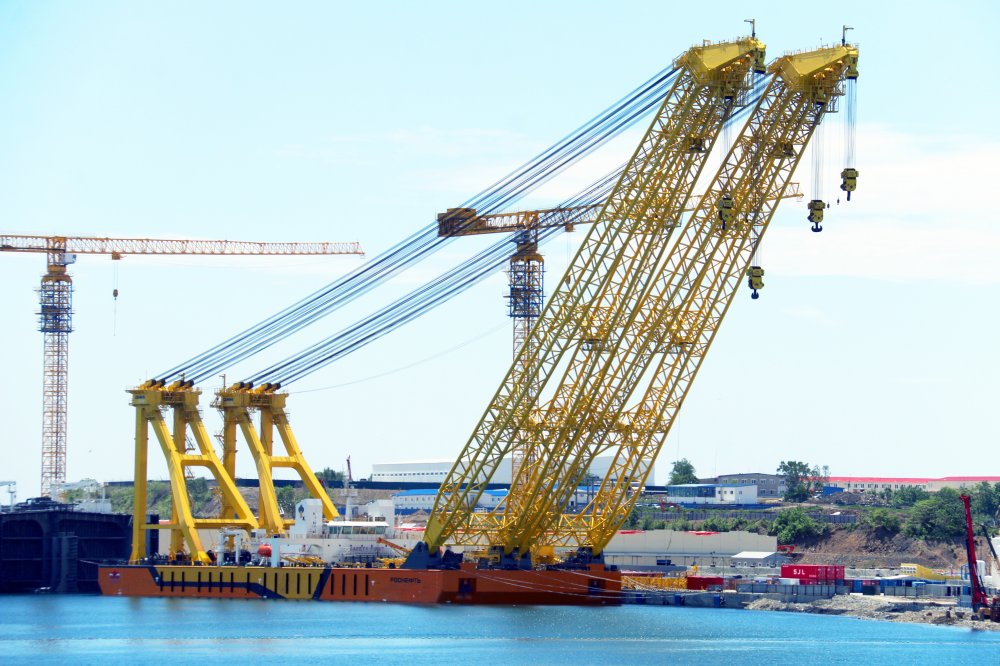 Plavuchiy Kran 3500